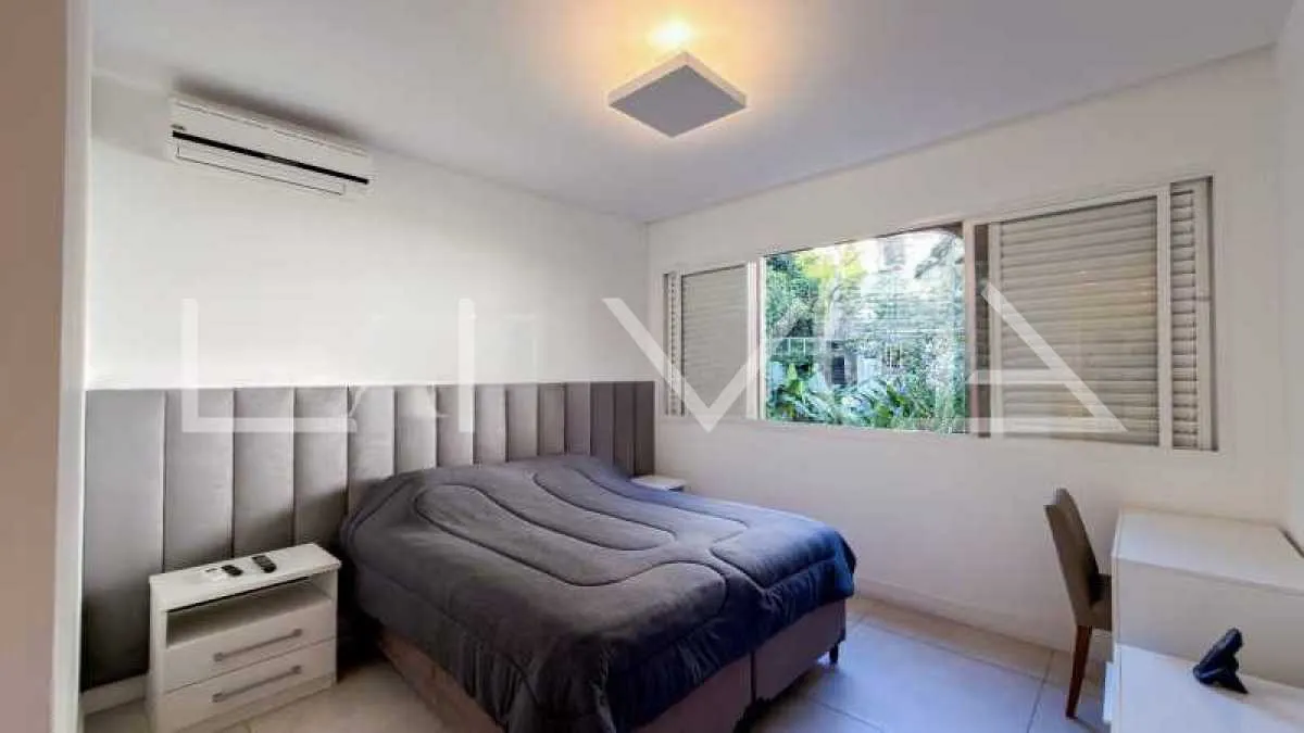 Furnished residential apartment with 4 en-suite bedrooms — photo 19