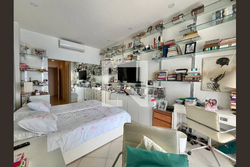 Apartment, 450 m², with a glass-enclosed balcony — photo 29