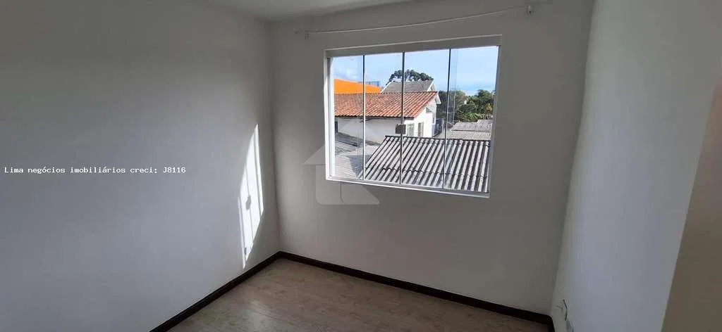 Two-story house with 3 bedrooms, 1 en-suite and parking — photo 24