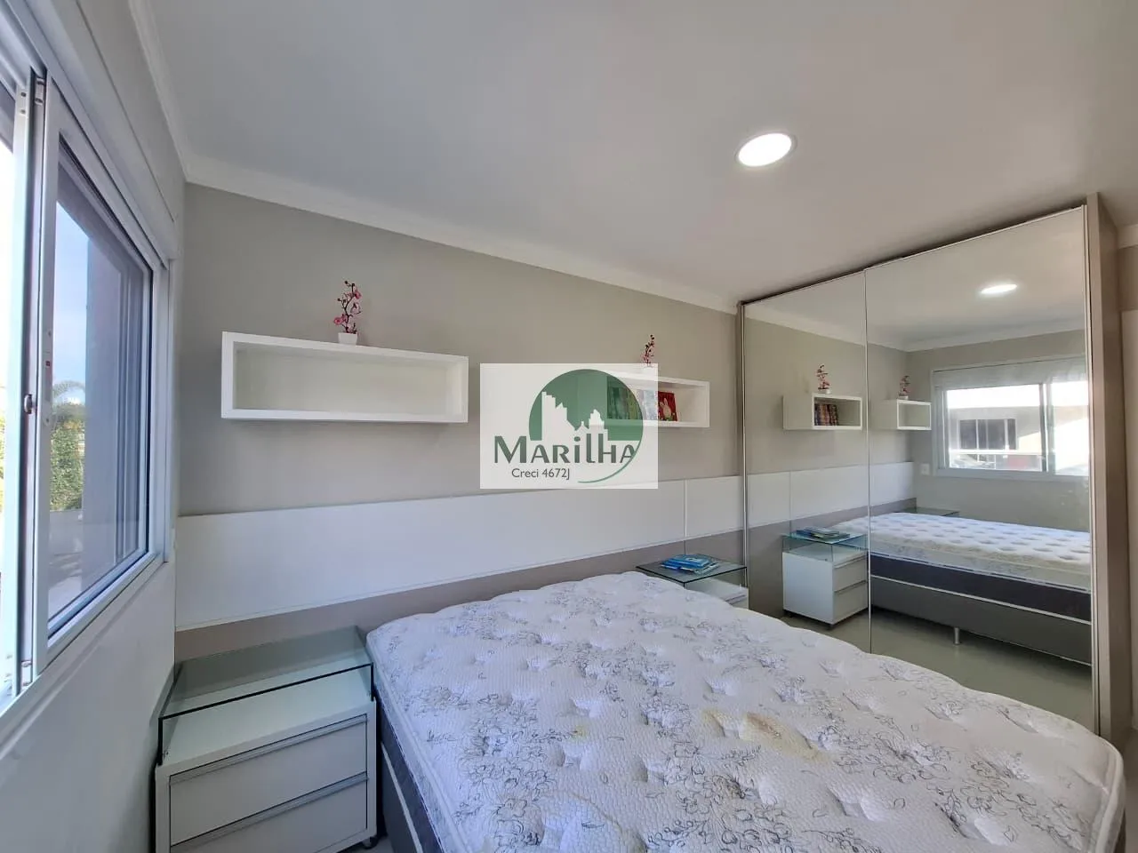 Furnished 84 m² apartment with 2 en-suite bedrooms — photo 15