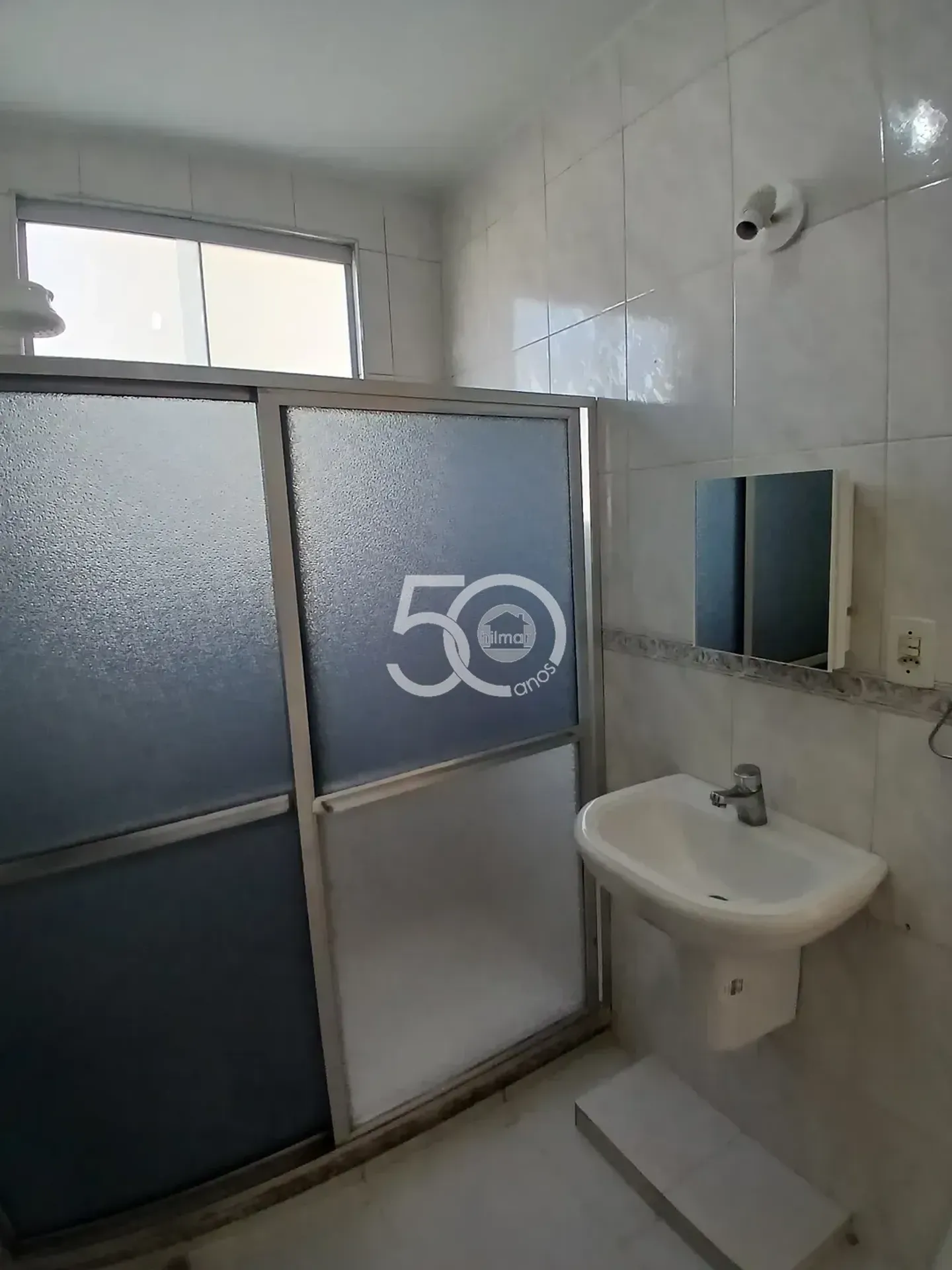 Apartamento de 2 dormitorios con balcón y cocina separada — photo 15
