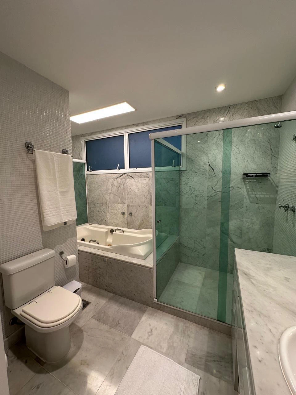 Apartamento mobiliado reformado com 4 suítes e 392 m² — photo 4