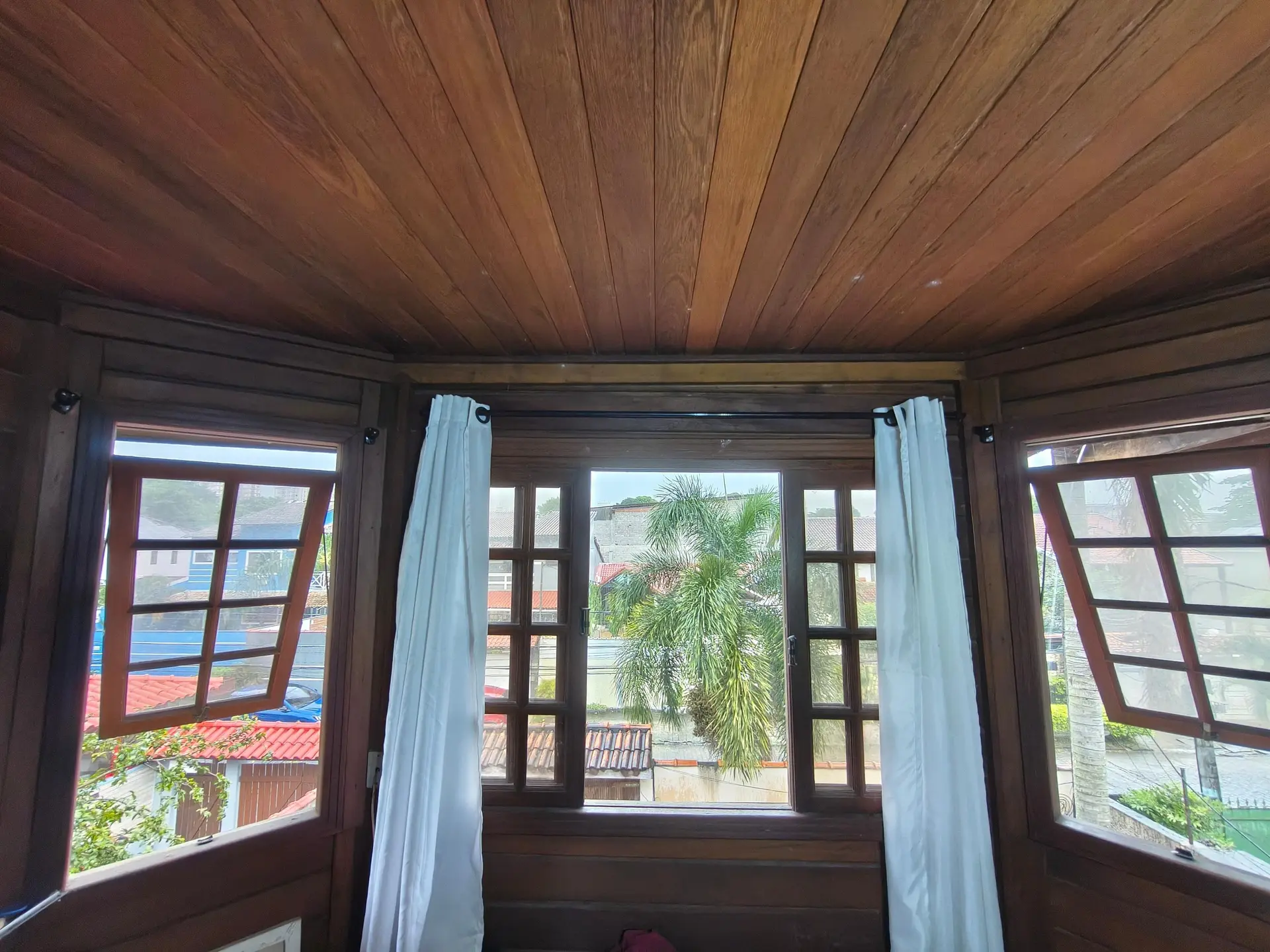 3-bedroom house with a walk-in closet in Rio de Janeiro — photo 47