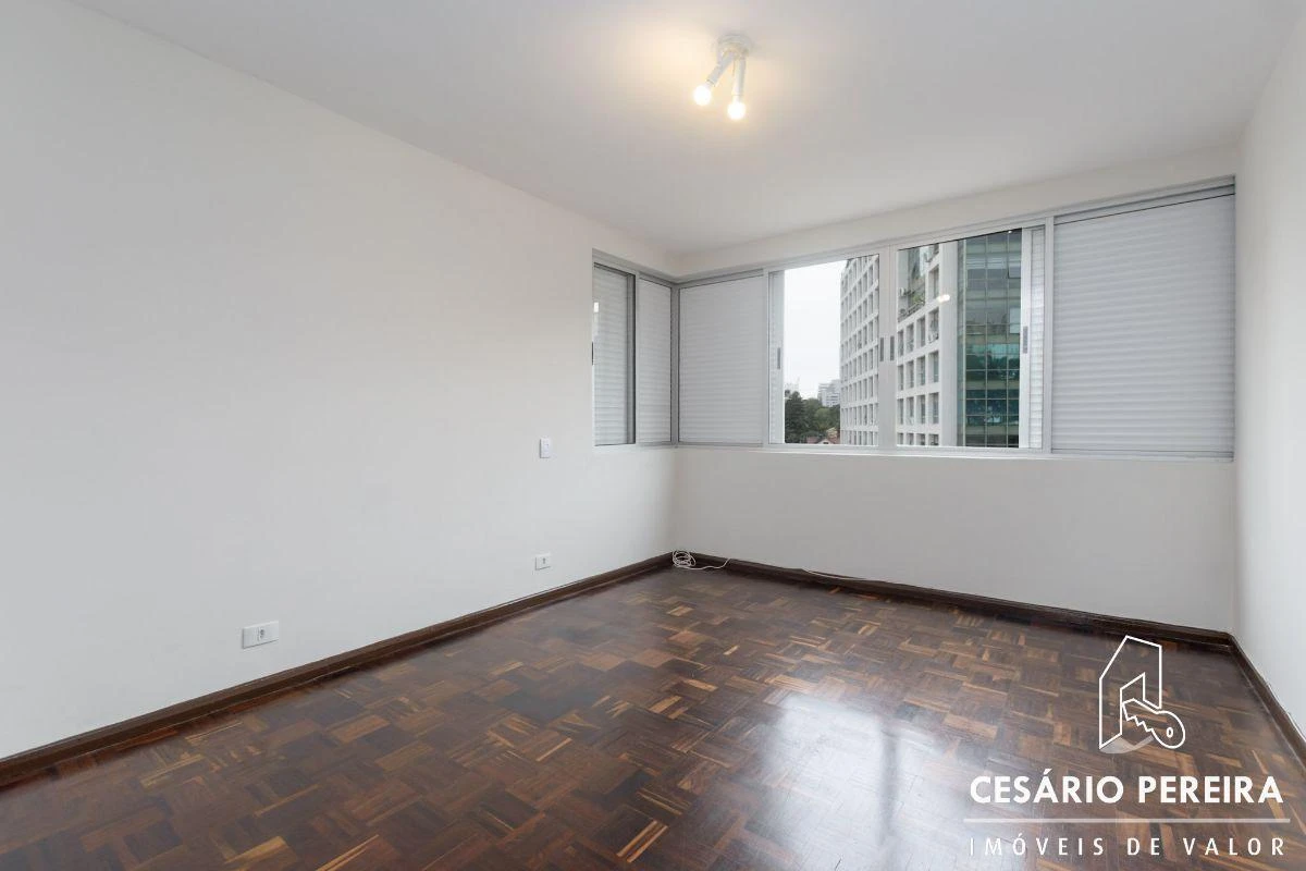 Furnished apartment, 215 m², with a bathtub — photo 3