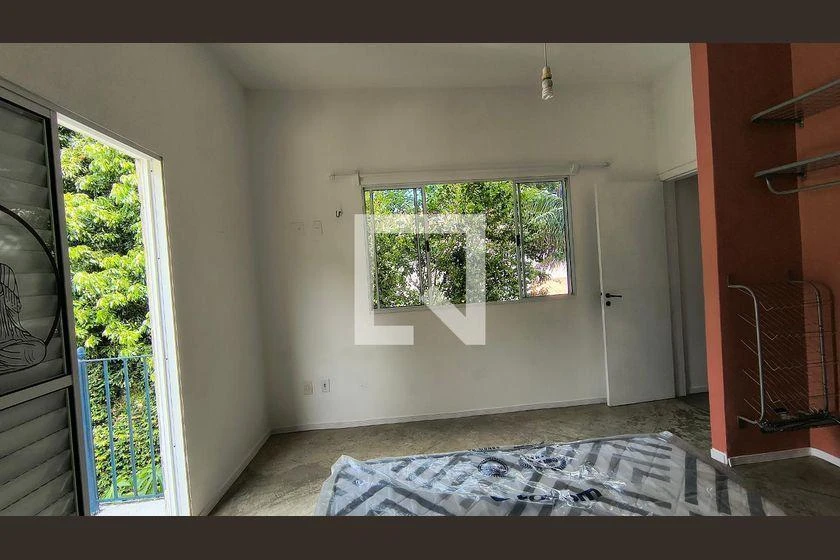 Furnished house, 270 m², with floor-to-ceiling windows — photo 46