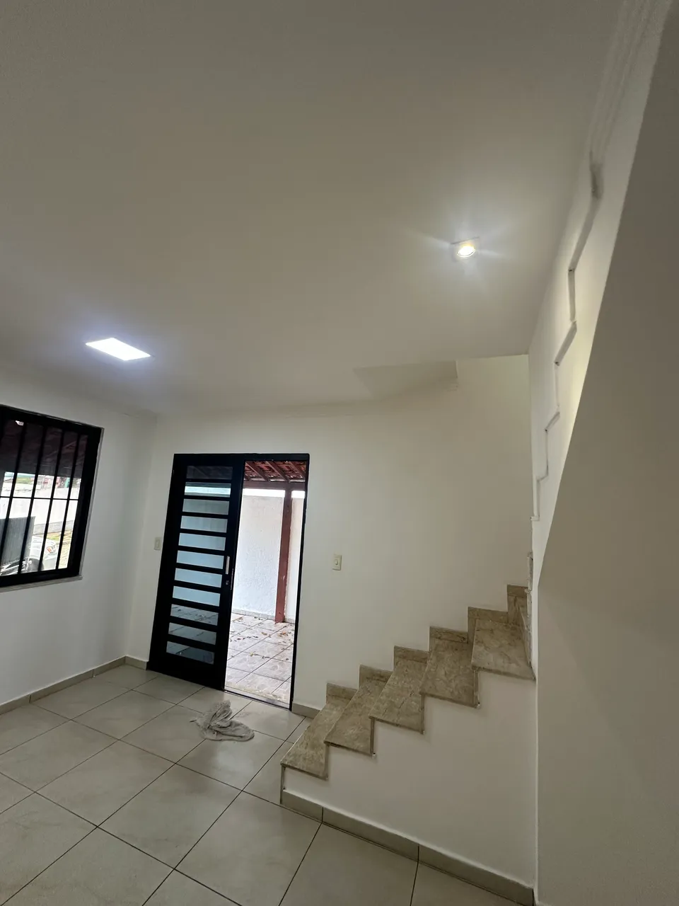 Unfurnished duplex house with 2 bedrooms and 2 baths — photo 8