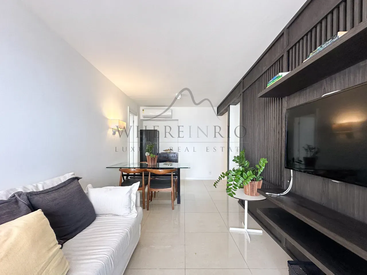 Furnished apartment with 2 bedrooms and water view — photo 11