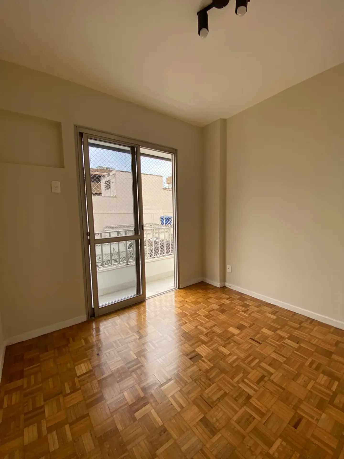 Пральна машина та 2 спальні: квартира 90 м² — photo 7