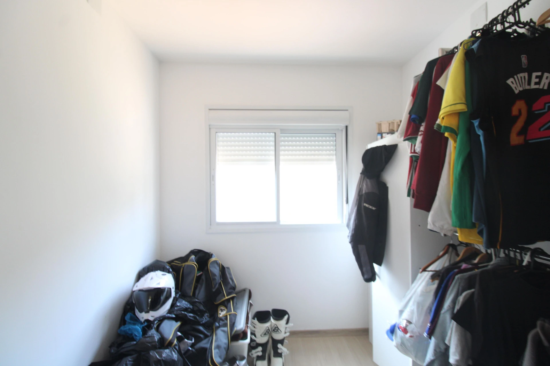 Apartamento mobiliado com 2 quartos e varanda — photo 3