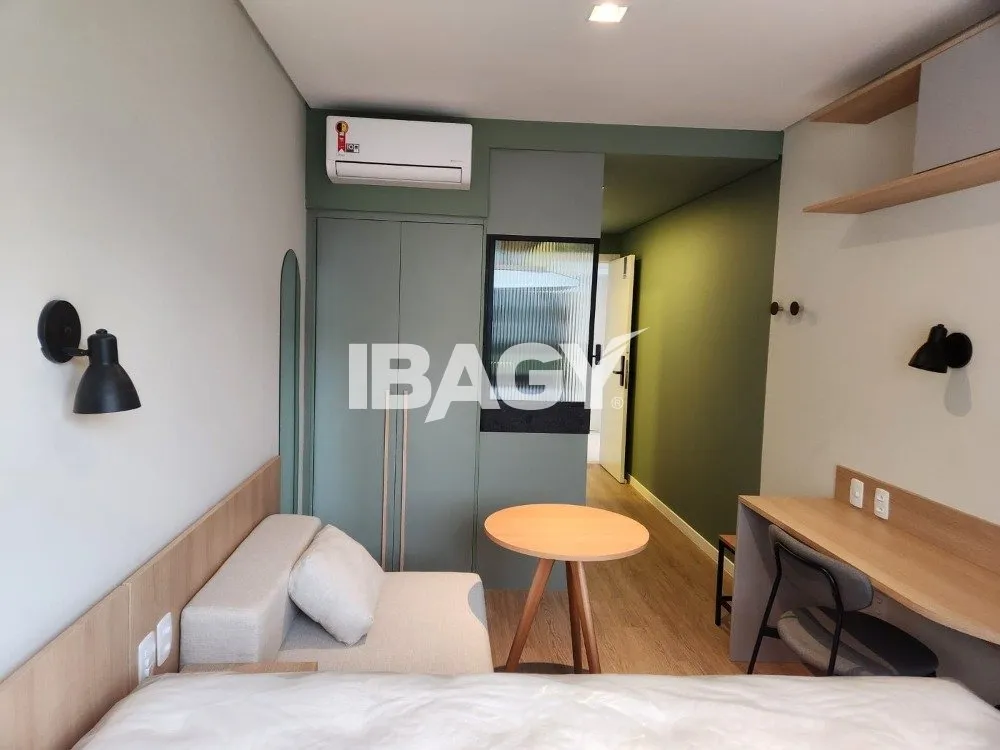 Furnished 50 m² studio with 1 parking space and 1 bath — photo 8