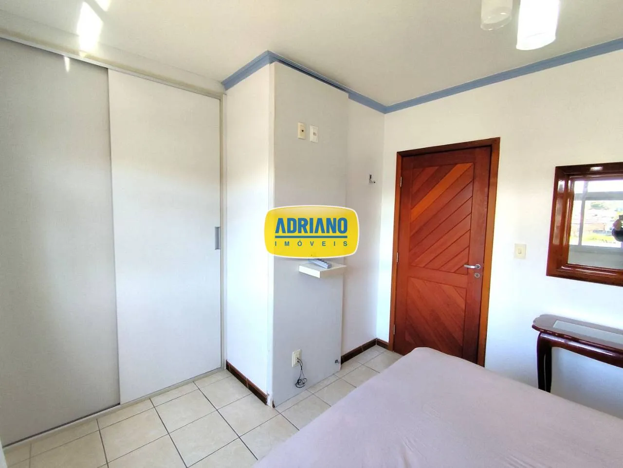 Furnished 1-bedroom apartment with 60 m² and laundry area — photo 4