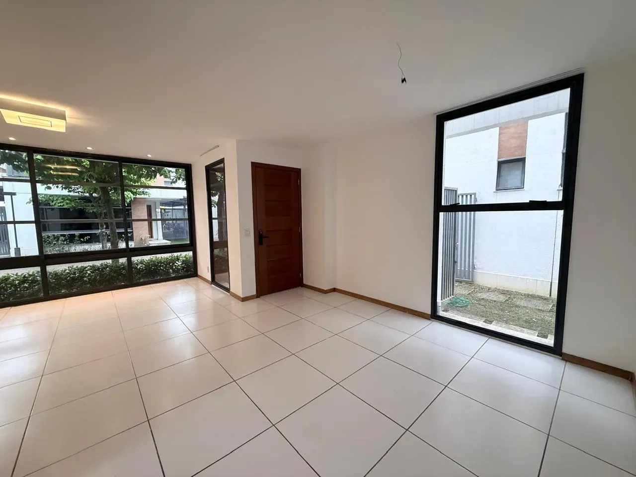 Casa com janelas do piso ao teto, Recreio dos Bandeirantes — photo 11