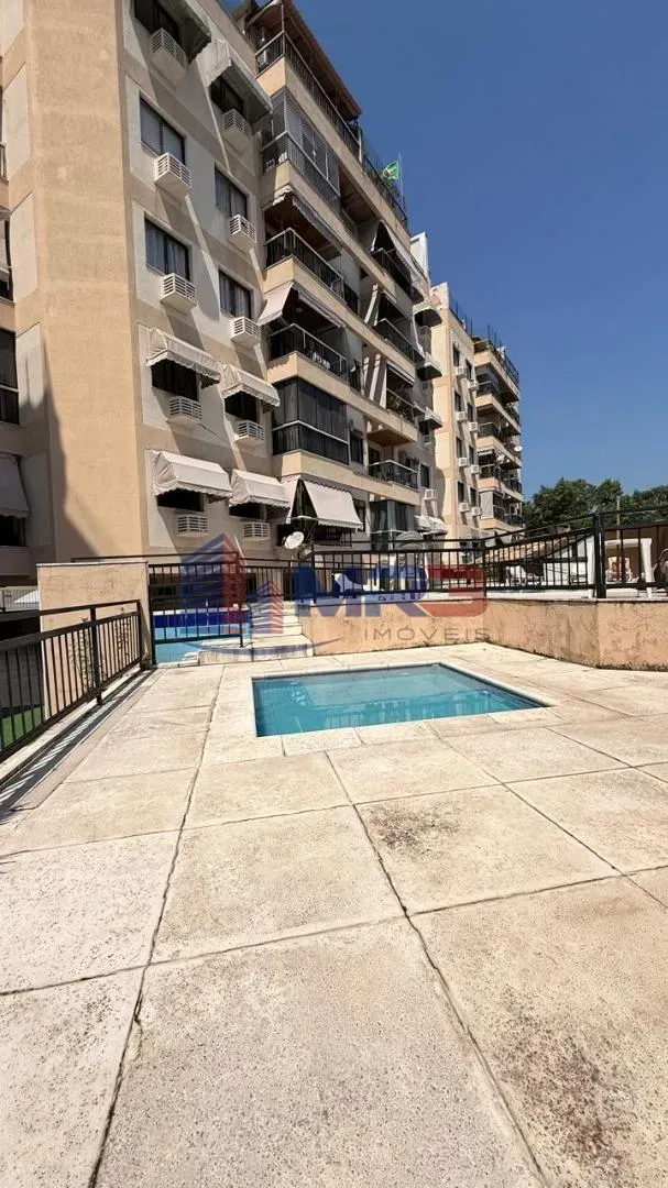 Balcony with a grill in a 2-bedroom apartment, 60 m² — photo 24