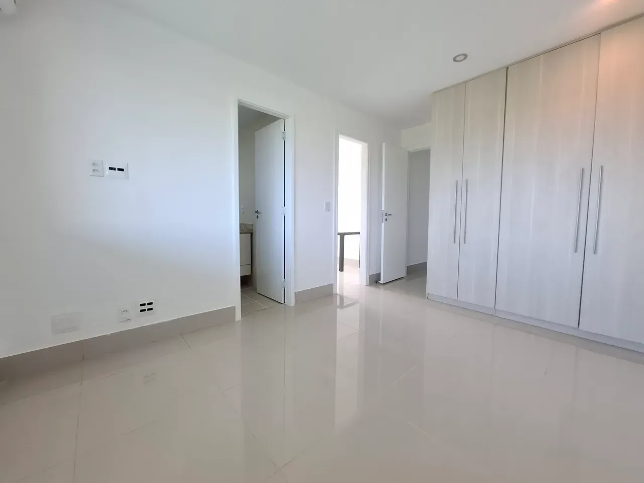 Apartment, 122 m², with a glass-enclosed balcony — photo 4