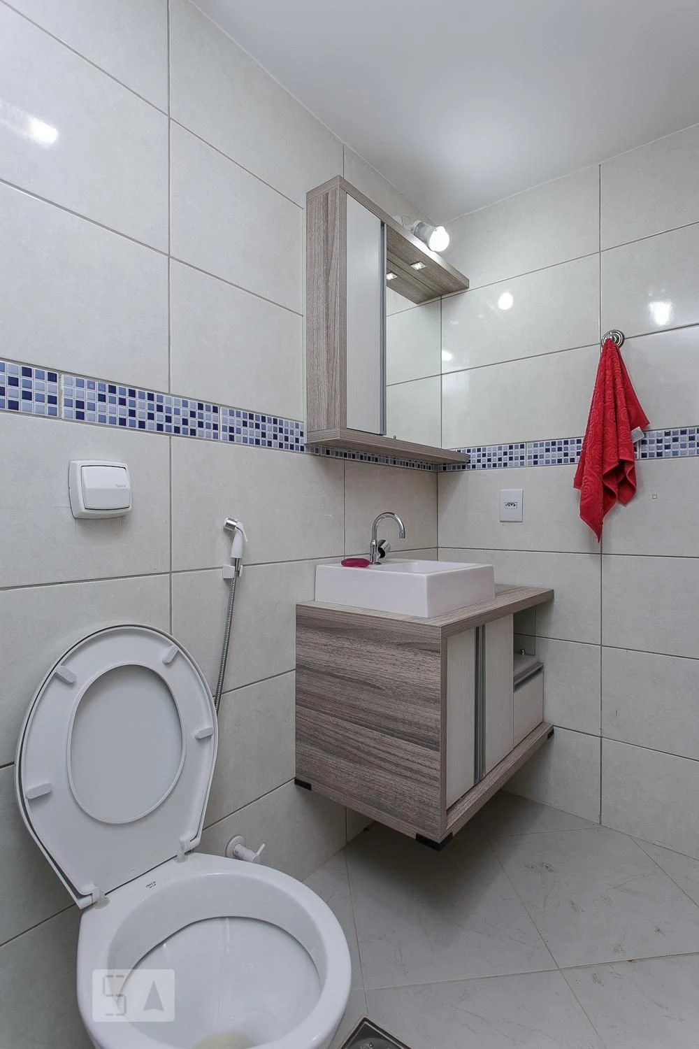 2-bedroom apartment in a building with a gym — photo 7