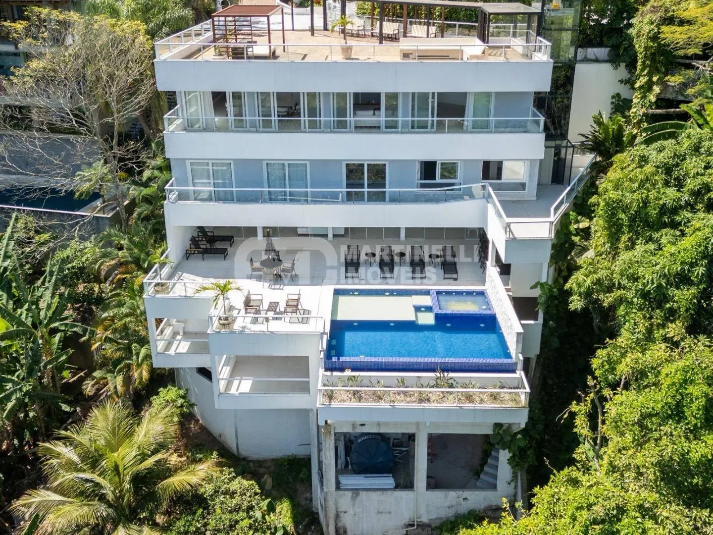 Furnished house with 5 bedrooms and 6 bathrooms — photo 25