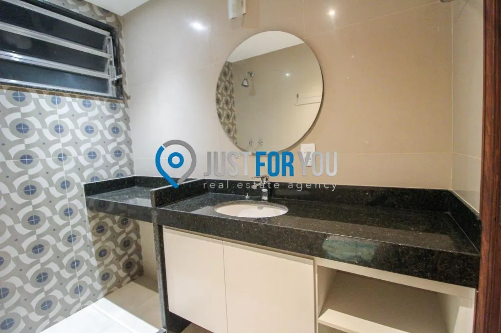3-bedroom apartment with separate kitchen, 210 m² — photo 19