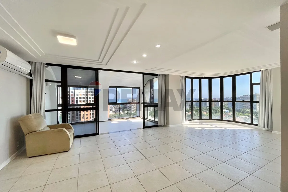 Duplex penthouse with 3 en-suite bedrooms and 200 m² — photo 29