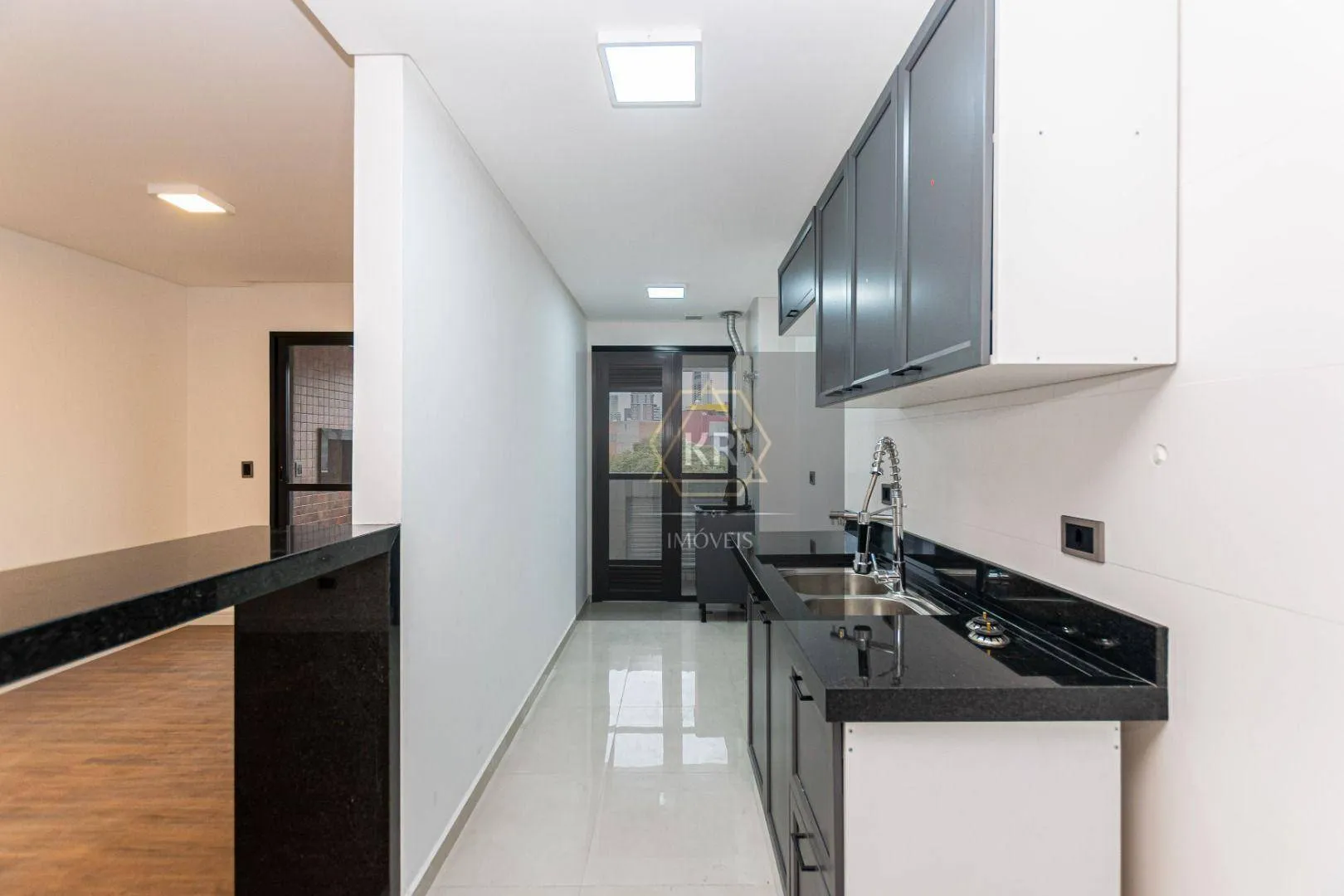 3-bedroom apartment with a private BBQ area — photo 30