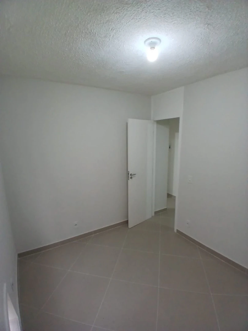 Apartamento de 2 quartos em condomínio com piscina — photo 9