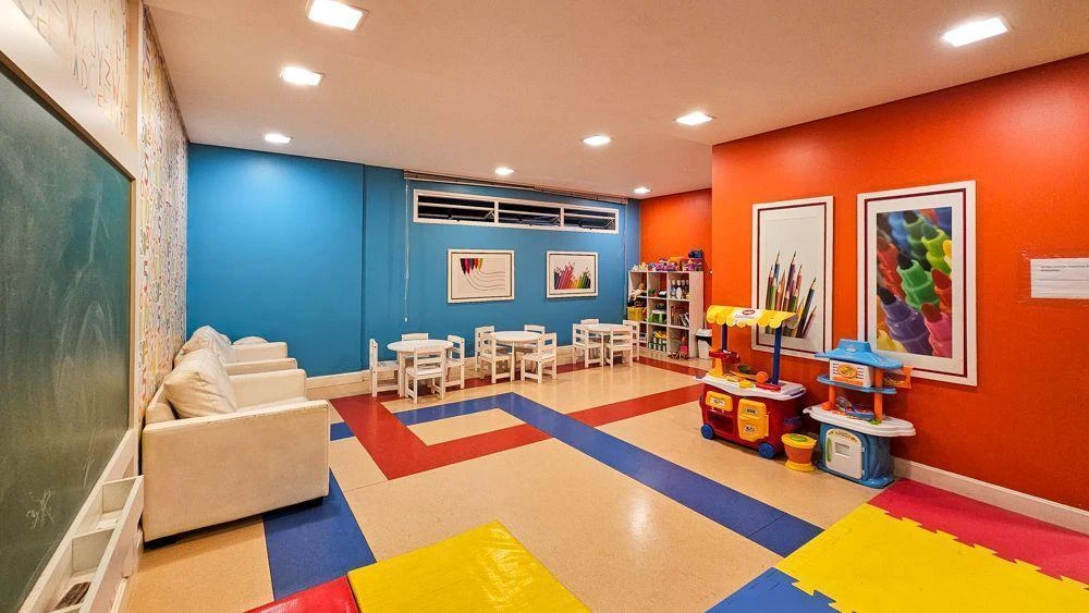 3-bedroom apartment with a washing machine — photo 15