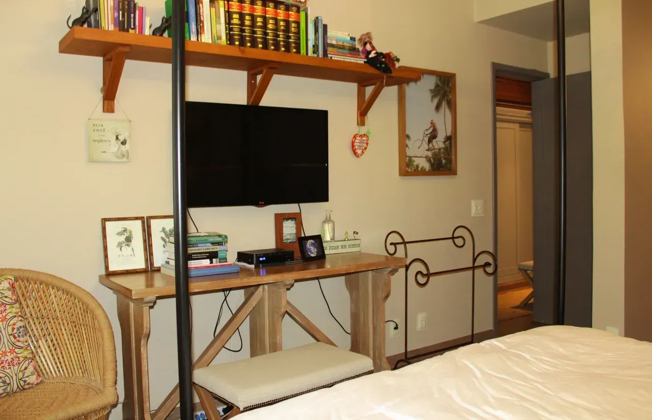 Furnished apartment with 5 bedrooms and a open-plan kitchen — photo 23