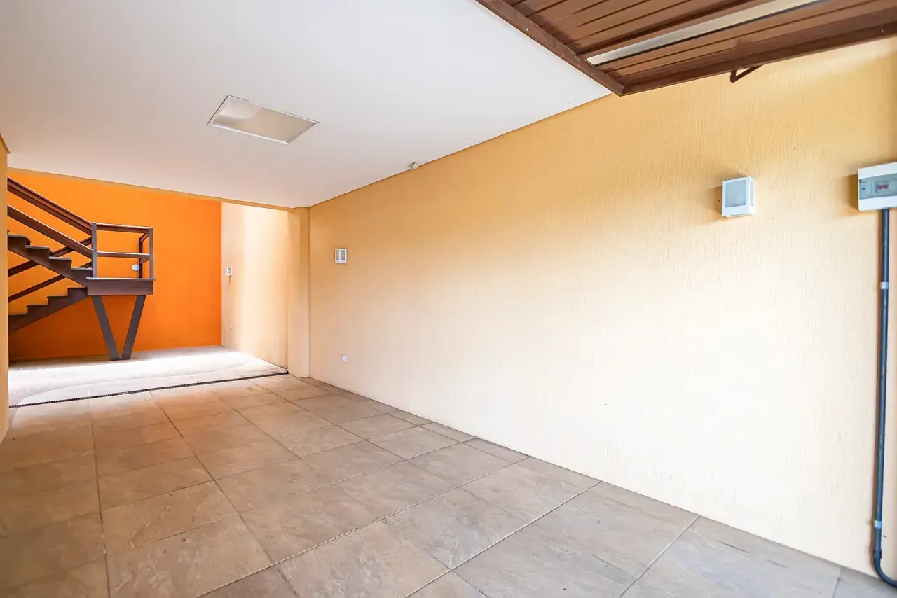 Furnished house with 5 bedrooms and 470 m² — photo 104