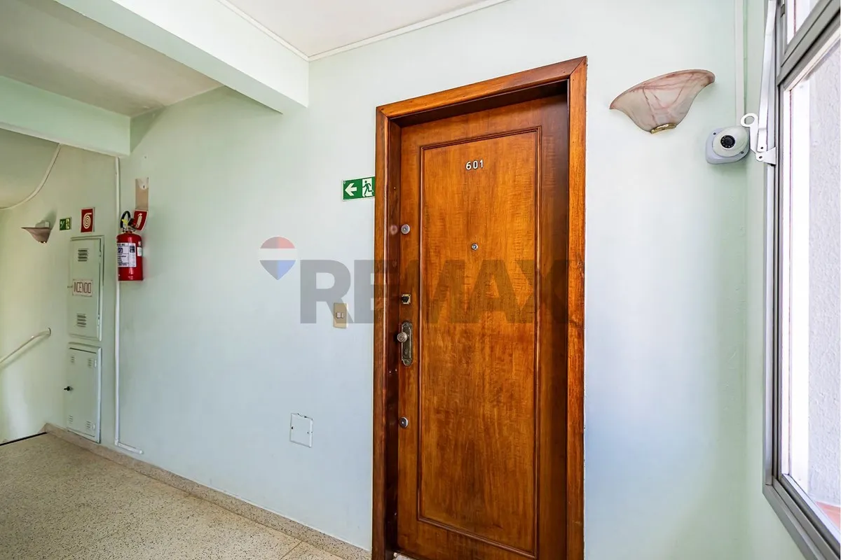Wood or laminate floors in a 2-bedroom apartment, 70 m² — photo 53