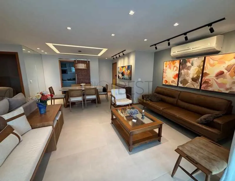 Furnished 4-bedroom apartment with a glassed-in balcony — photo 15