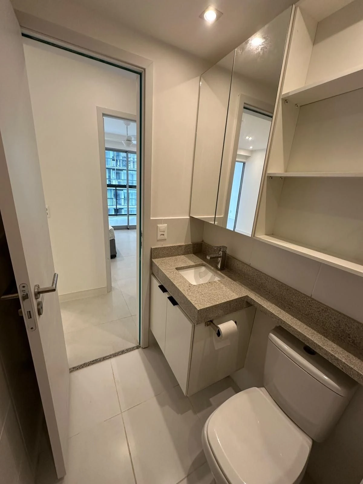 Floor-to-ceiling windows in a 2-bedroom apartment, 84 m² — photo 59