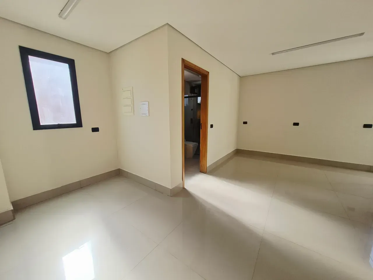 House with 3 bedrooms, 3 baths and a gas stove — photo 13