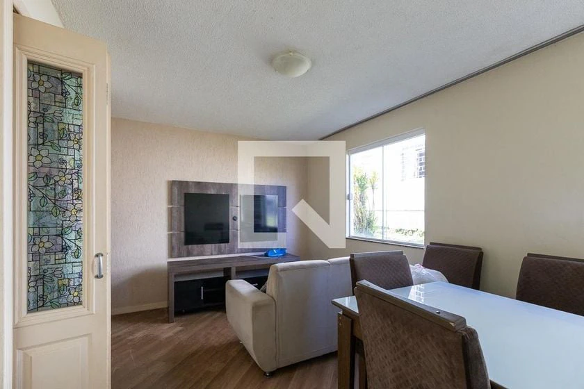 Wood or laminate floors in a 2-bedroom apartment, 60 m²