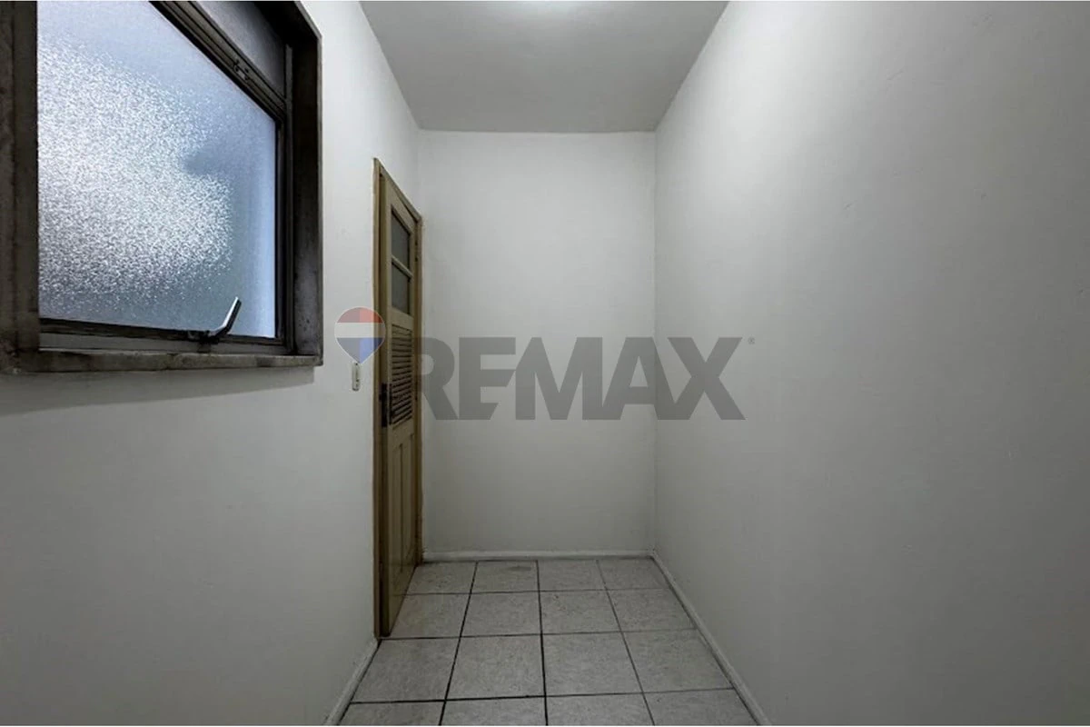 Apartment, 65 m², with wood or laminate floors — photo 30