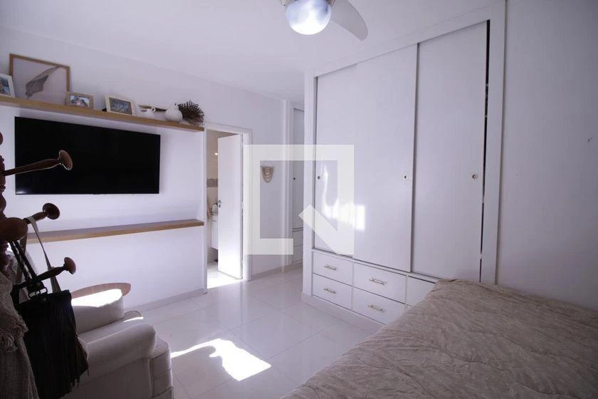 4-bedroom house with a home office — photo 22