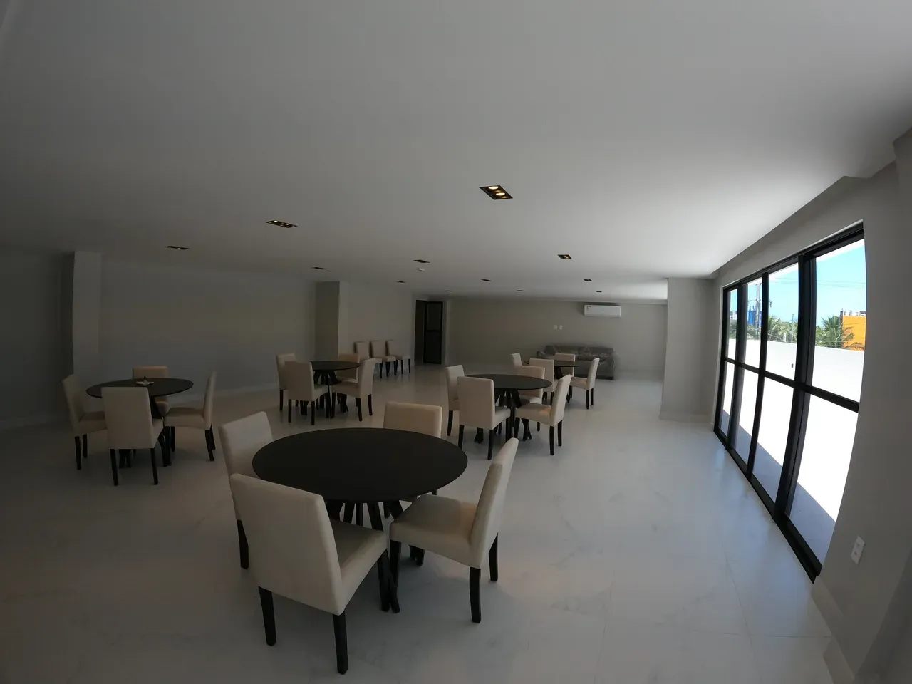 3-bedroom apartment with a home office in João Pessoa — photo 10