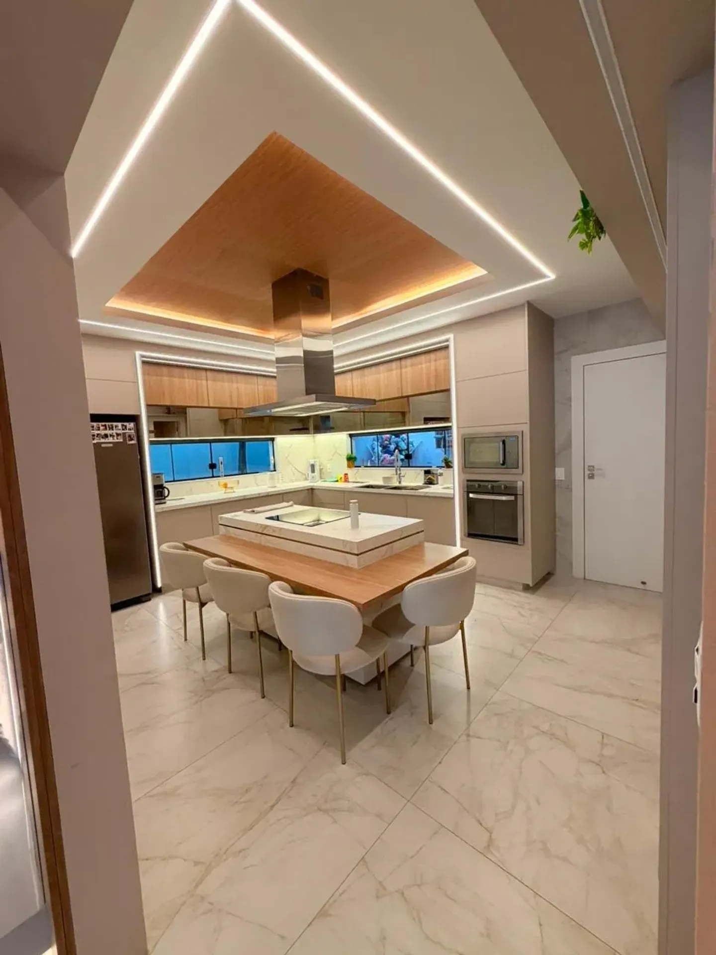 Furnished house with 4 en-suite bedrooms and a balcony grill — photo 5