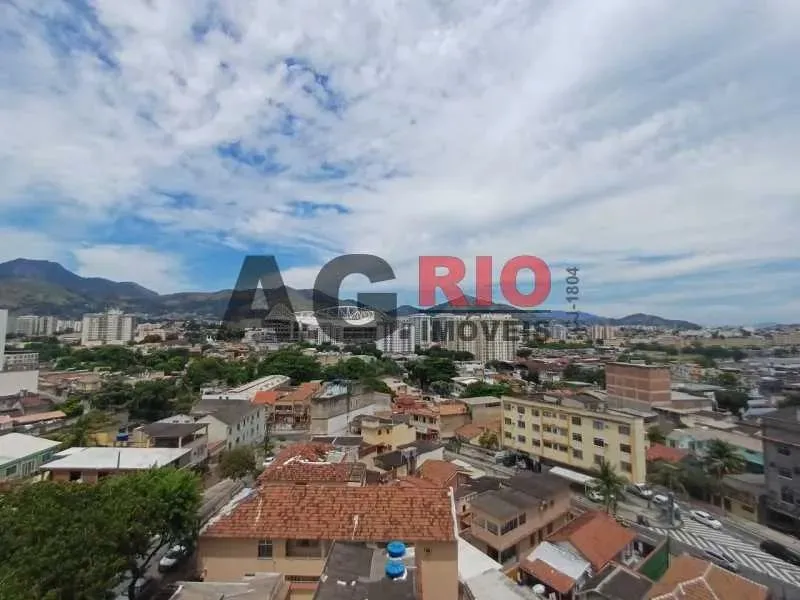 3-bedroom rental apartment with balcony and views — photo 4
