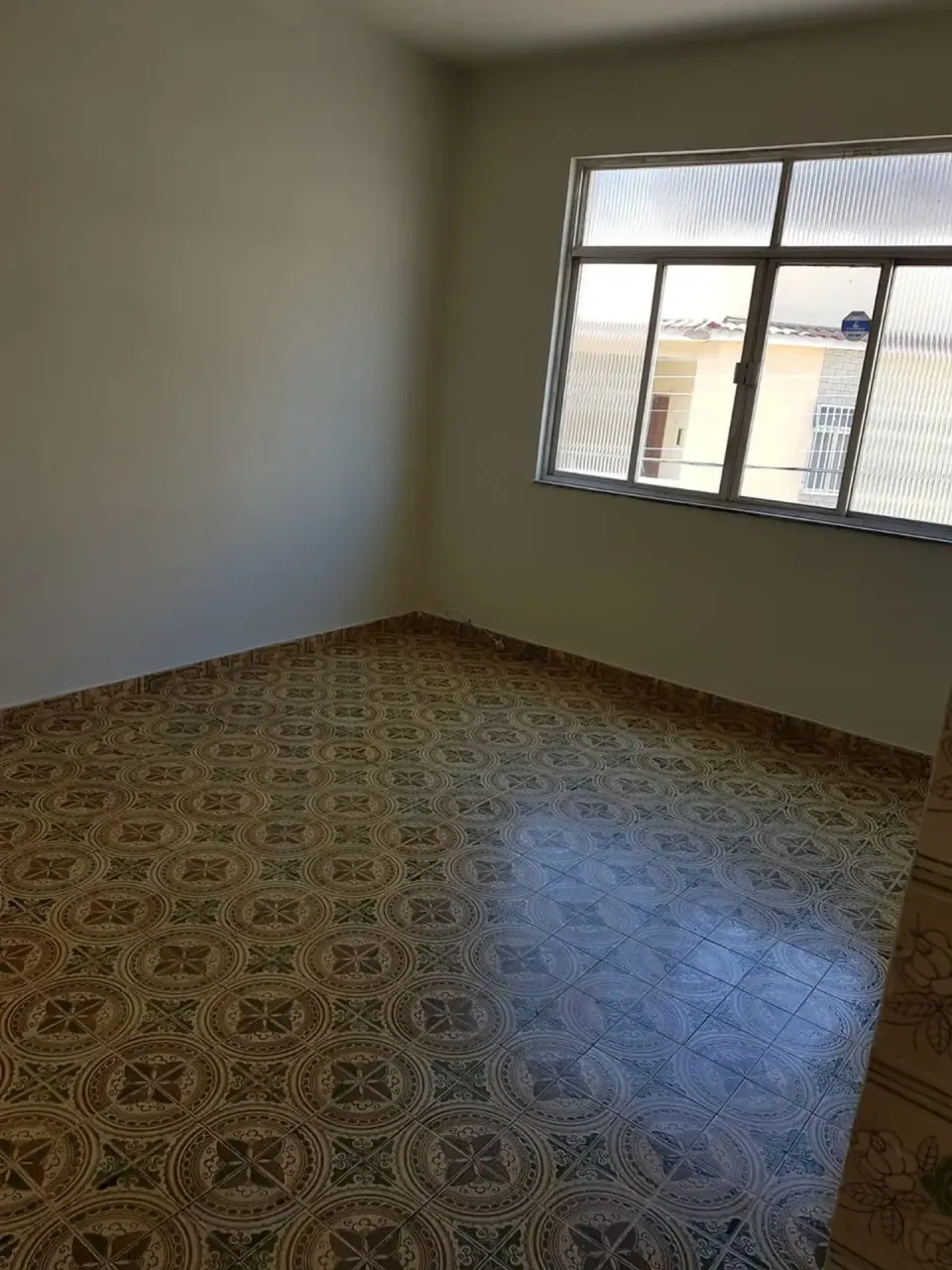 Unfurnished 2-bedroom apartment with ceramic floors — photo 12