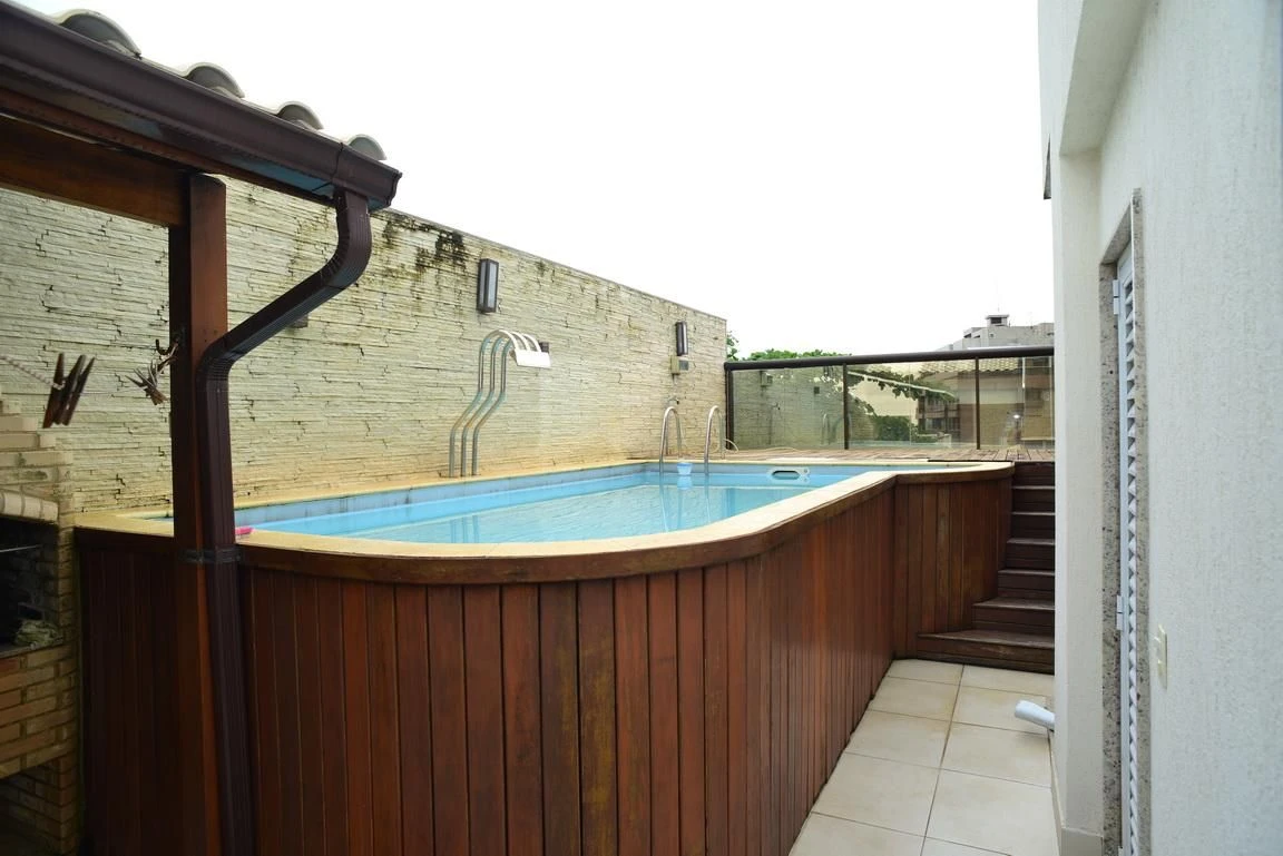 Furnished apartment, 300 m², with a glass-enclosed balcony — photo 17