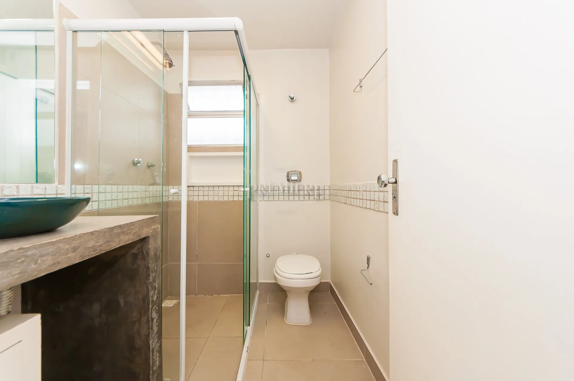 230 m² unfurnished apartment with 4 bedrooms and private garden — photo 13