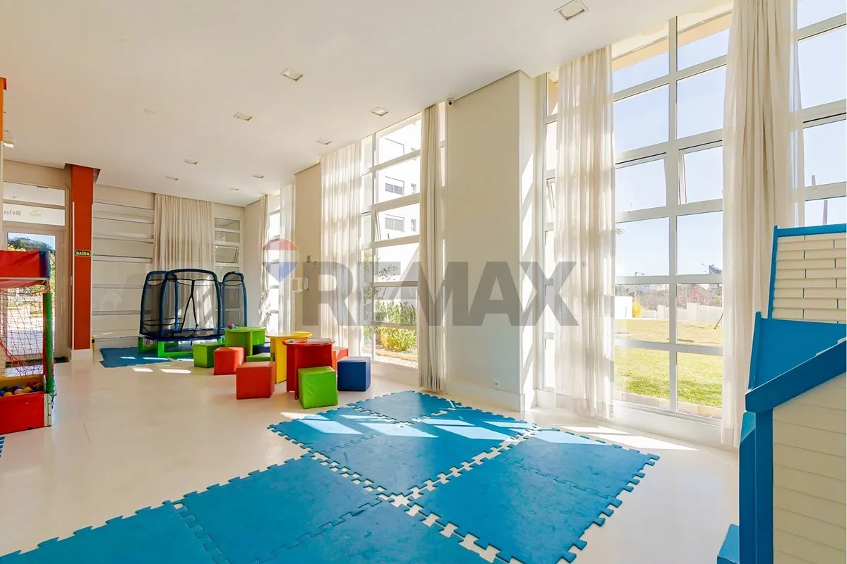 Glass-enclosed balcony in a 2-bedroom apartment, 69 m² — photo 45