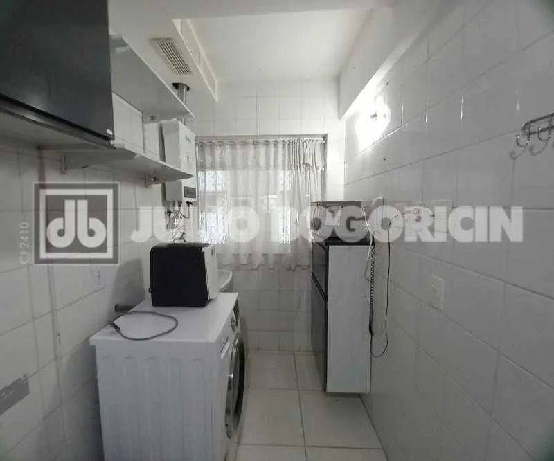 Apartamento com 2 dormitórios e lavanderia com máquina — photo 16