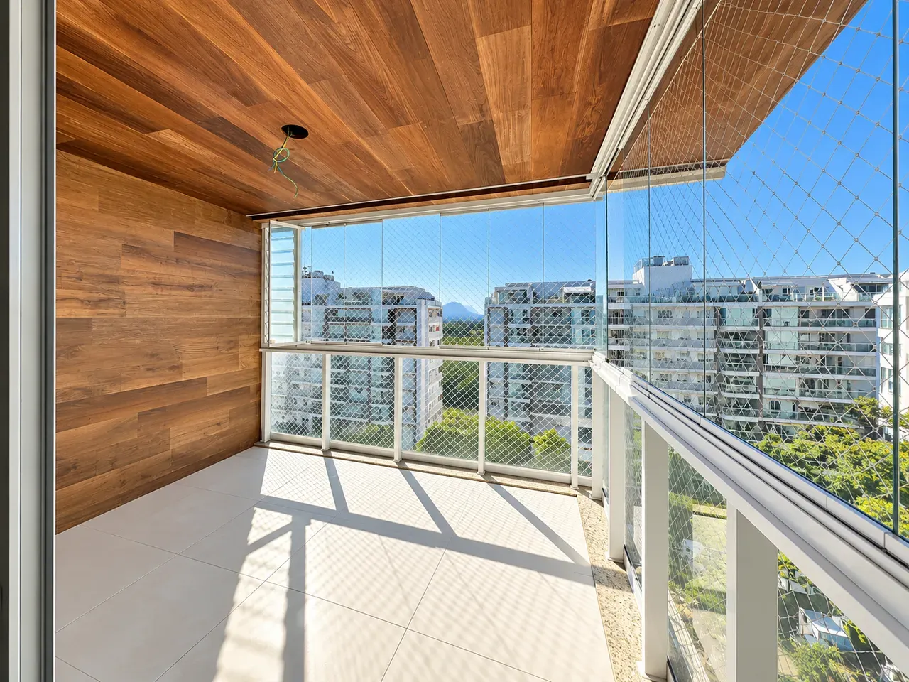 Furnished apartment, 150 m², with a grill on the balcony — photo 11