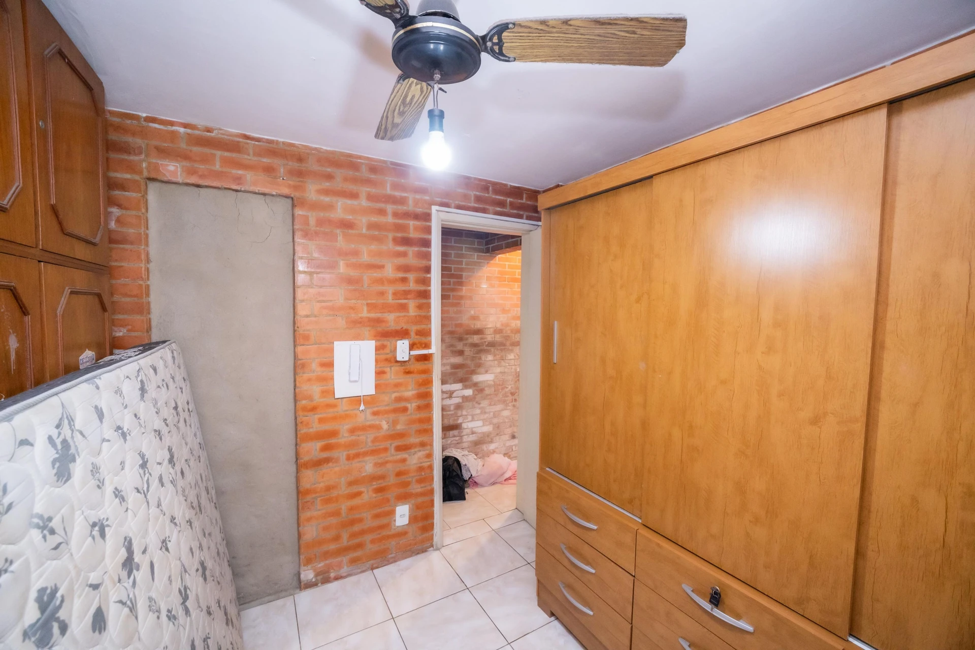 Furnished 2-bedroom apartment with 1 bathroom — photo 12