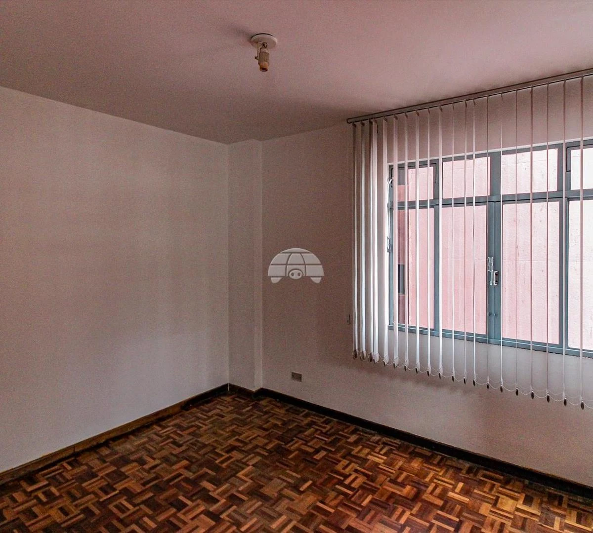 Wood or laminate floors in a one-bedroom apartment, 42 m² — photo 6