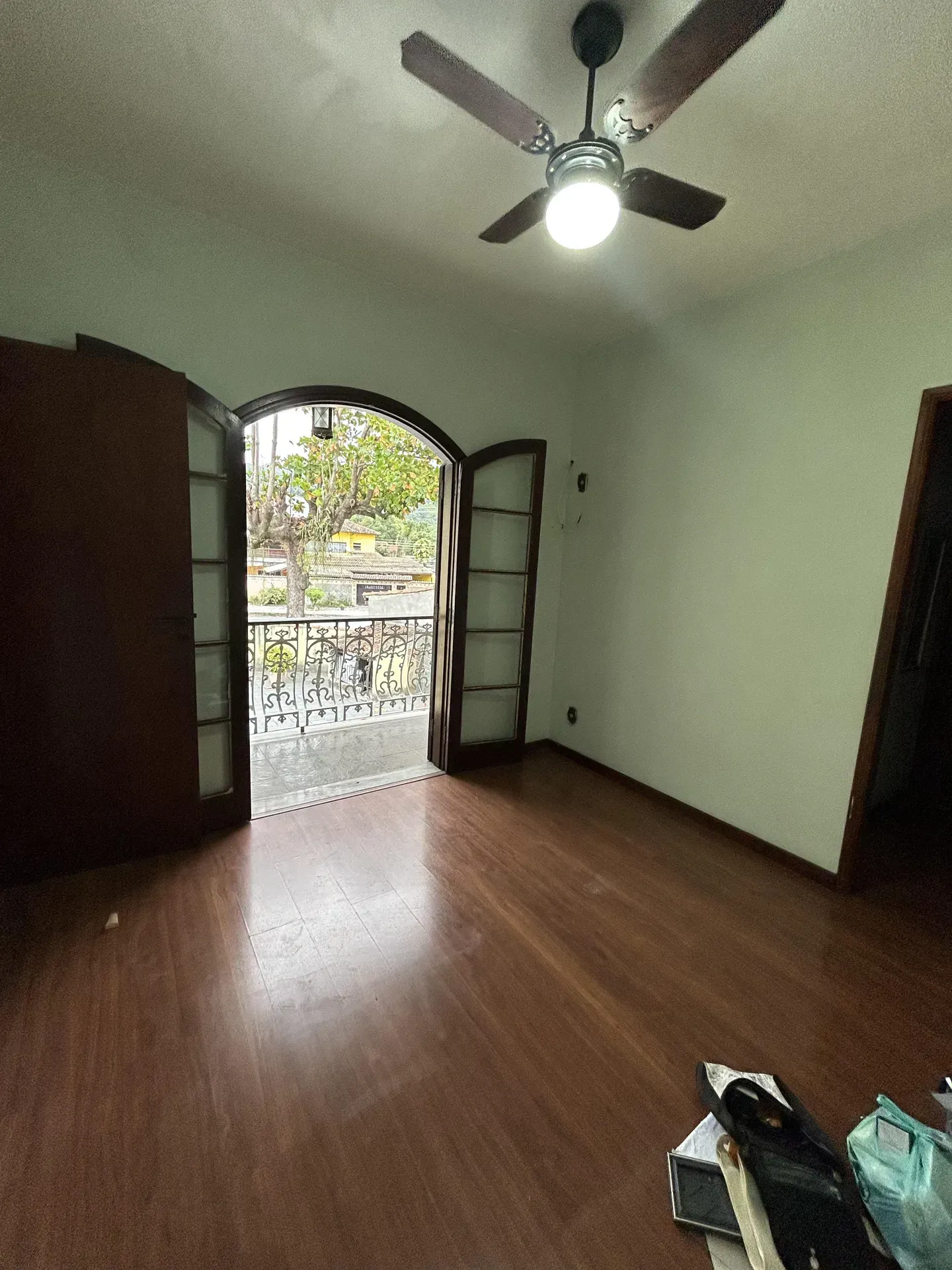 Casa com 4 quartos e 4 banheiros com box de vidro — photo 9