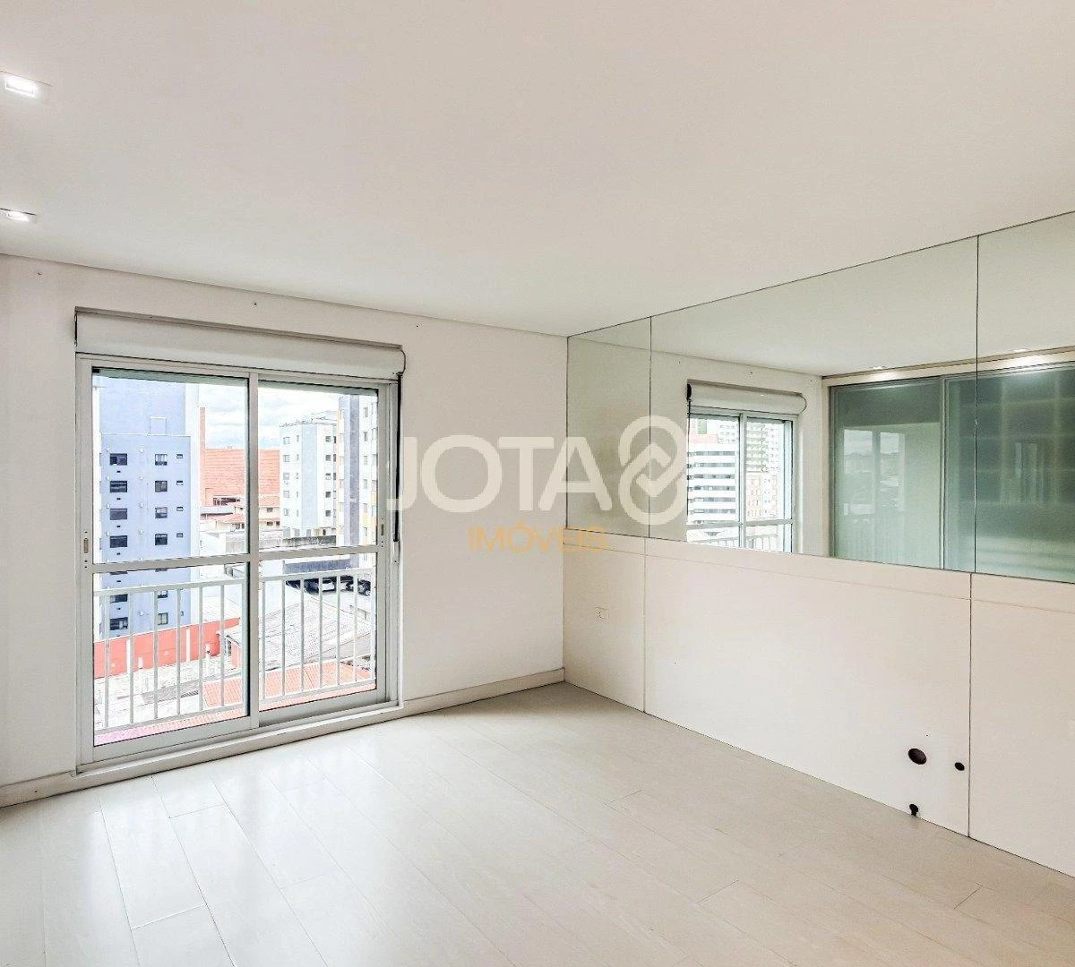 Apartment, 213 m², with a bathtub — photo 33