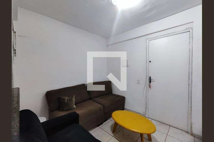 Apartamento de 1 quarto com cozinha aberta e 40 m²