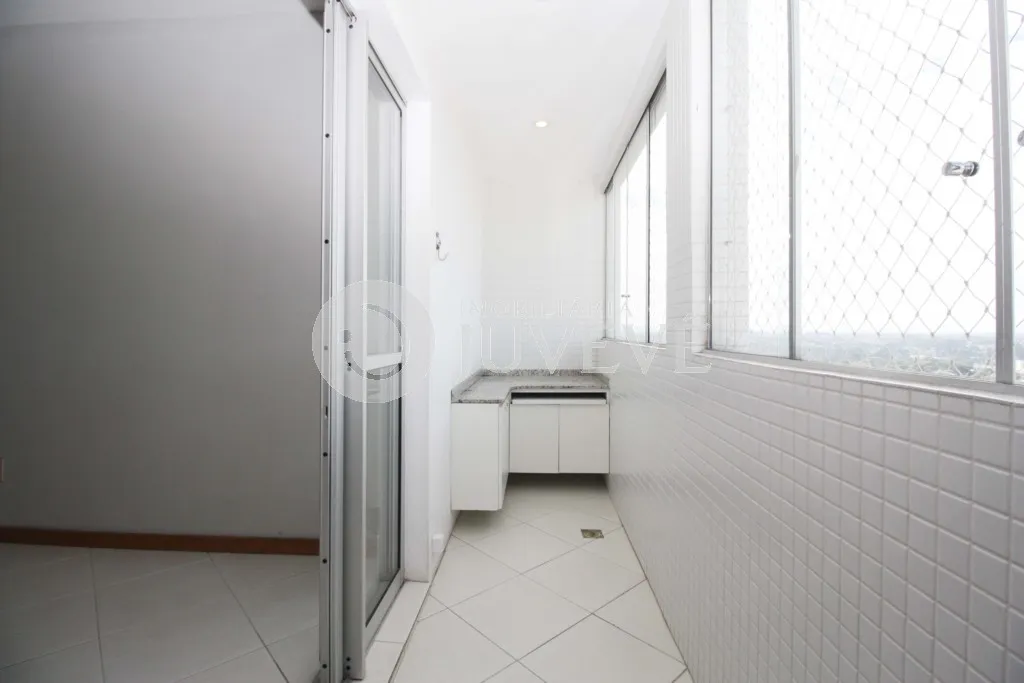 Apartment, 93 m², with a glass-enclosed balcony — photo 7