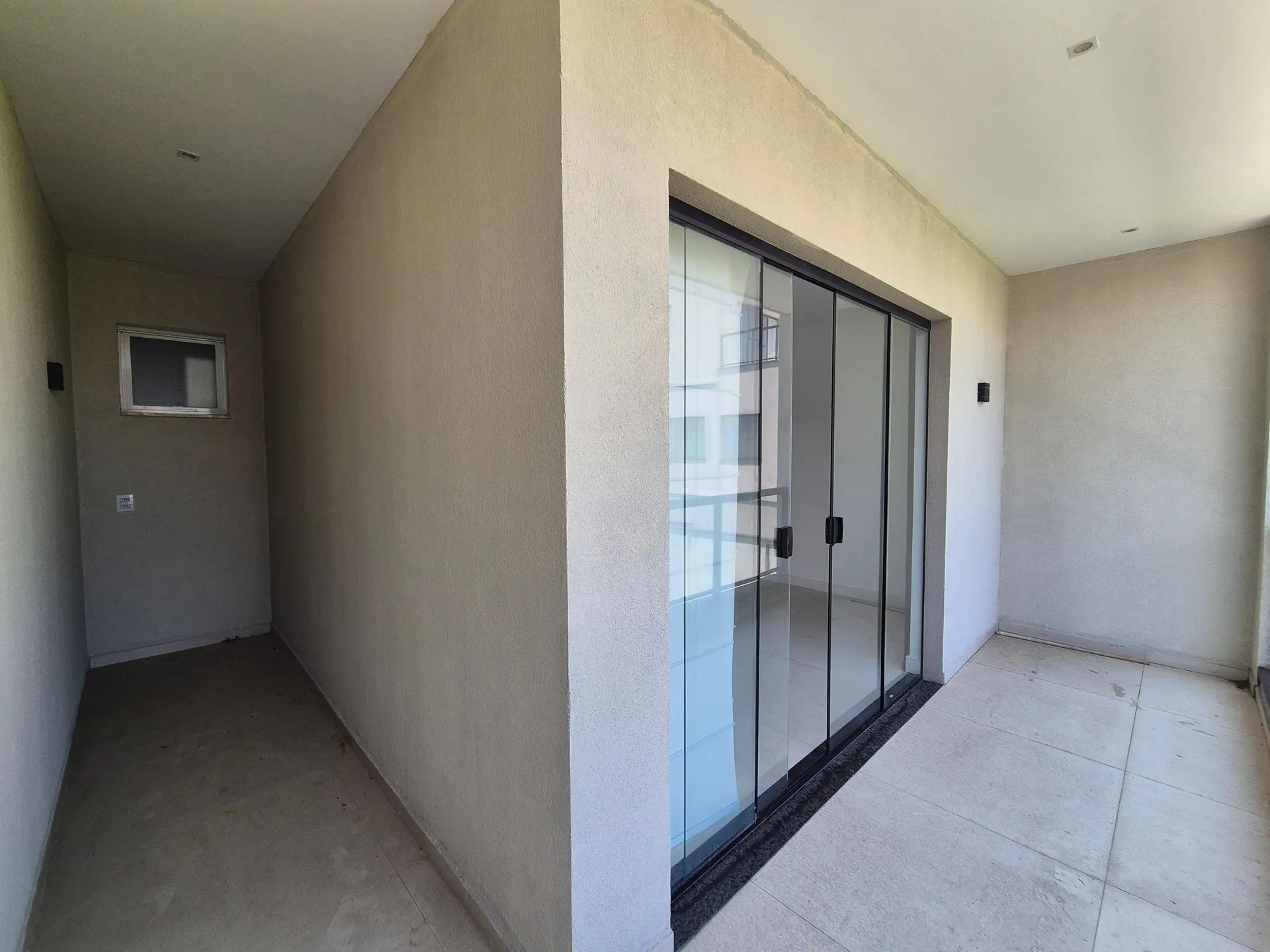 4-bedroom house with a glass-enclosed balcony — photo 54